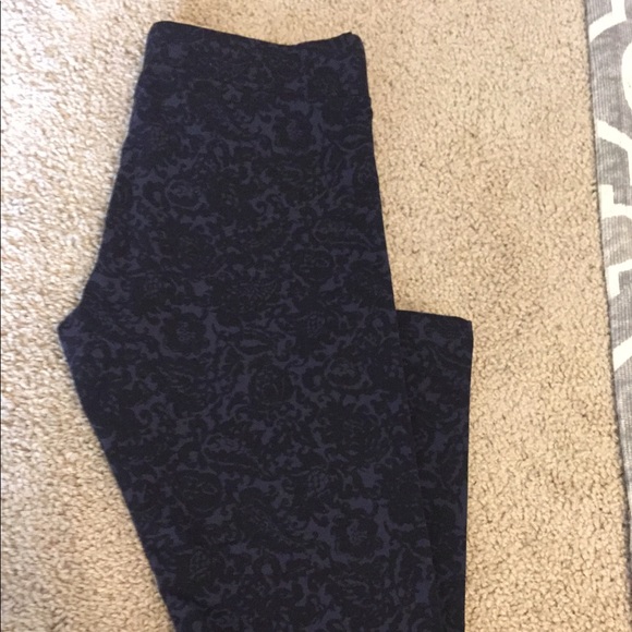 Pants - New Royal Paisley Print Leggings